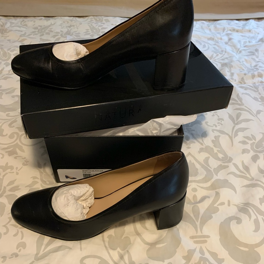 Rebecca size 8 leather patent shoes
